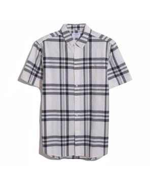 Mens Farah Kele Bold Check Shirt in ecru- Button-down collar.- Short sleeves.- Full button fastening.- Embroidered branding.- Check pattern design.- Curved hem.- Casual fit.- 100% Cotton.  Machine washable.- Ref: F4WSE053280