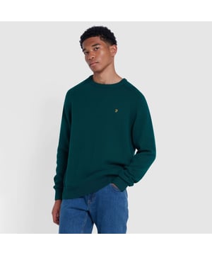 Mens Farah Kingsbury Crew Neck Sweater in botanic green.- Ribbed crewneck.- Knitted rib cuffs and hem.- Saddle shoulder snd sleeve construction.- Embroidered Gold F branding.- Premium organic cotton fabrication.- 7 Gauge full cardigan stitch construction.- Slim fit.- 100% organic cotton.  Machine washable- Ref: F4GFE025332