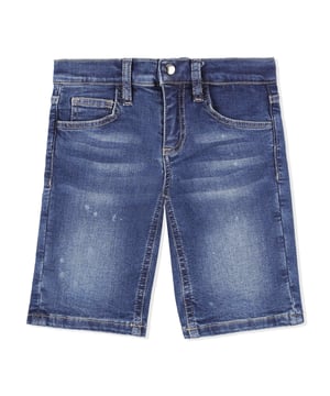 The bermuda version of the classic stone washed denim 5 pocket pants cannot miss even in the wardrobe of a kid. This version features one metal button at waist. The right rear pocket is decorated with the Maison’s embroidered monogram.