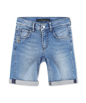 The classic denim 5 pocket bermuda shorts are a must in every child's wardrobe. This non washed stretch version features single metal button fastening. Both rear pockets are decorated with leather inserts. The brand's iconic crest is embroidered on the right one. Turn-up bottom.