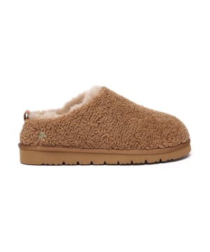 EVERAU Slippers – Everyday Luxury & Year-Round Comfort
Experience warmth and effortless style with the EVERAU Slippers, the perfect slipper edition of this chic and cozy collection. Designed for all-year-round wear, these slippers feature a soft faux curly shearling upper and a plush sheepskin wool lining for superior warmth and comfort.
Crafted with moisture-wicking, breathable natural materials, they help regulate temperature and keep your feet dry in any weather. A lightweight EVA sole provides excellent durability, slip resistance, and grip—making them ideal for both indoor lounging and quick trips outside.
With a low ankle design, pull-on tab, and solid color options, these slippers are as functional as they are fashionable. Whether you're winding down at home or stepping out in casual comfort, the EVERAU Slippers offer timeless warmth in every step.
Key Features:

  Faux Curly Shearling Upper: Soft, cozy, and gentle against the skin.
  Sheepskin Wool Lining & Insole: Naturally warm, breathable, and moisture-wicking.
  Low Ankle Cut & Pull Tab: Easy to slip on and off.
  Stylish Knit Detailing: Adds a subtle design accent at the back.
  EVA Rubber Outsole: Lightweight, durable, and slip-resistant for indoor or outdoor wear.
  Versatile Design: Suitable for every season and occasion.
  Timeless Solid Colors: Pairs easily with your casual wardrobe.
  Perfect Gift Choice: A thoughtful and luxurious present for loved ones.

Materials:

  Upper: Faux Shearling
  Lining: Sheepskin Wool
  Insole: Sheepskin Wool
  Sole: EVA