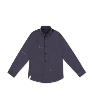 The brand's lettering and small polka dots are jacquarded all-over this cotton poplin shirt. Pointed collar and mother-of-pearl buttoning. Two pleats on the back.