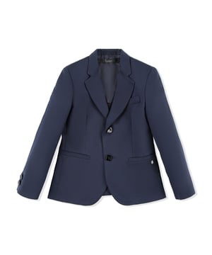 Esta chaqueta de fieltro de algodón de dos botones se inspira en el look ejecutivo. Dos bolsillos insertados, uno de ellos adornado con el blasón bordado. Interior forrado parcialmente.