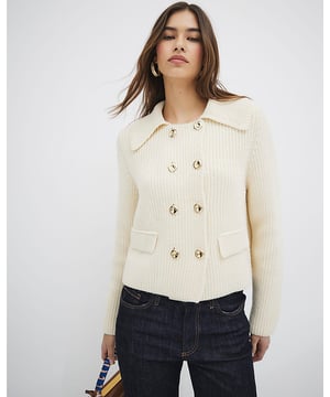 Round neck, Long sleeves, Double breasted, Button fastening