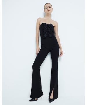 Bow detail, Bandeau neckline, Sleeveless, Split hem