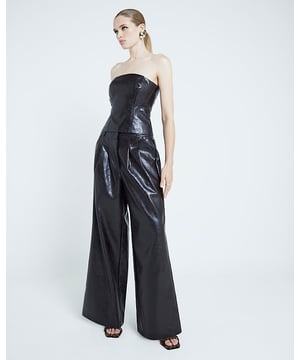 Faux Leather, Wide leg, Creaked detail, Side slip pockets