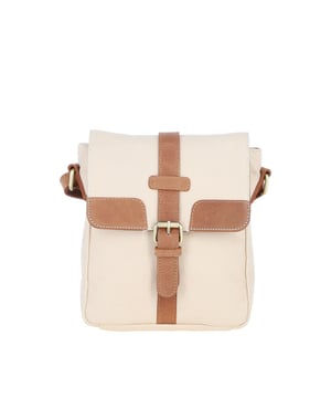 Upgrade your everyday carry with this premium canvas and leather flight bag bag, designed for both style and functionality. Crafted from high-quality materials, it offers ample storage while maintaining a sleek, compact profile. Measuring 21 cm in length, 6 cm in width, and 24 cm in height, it features a durable canvas body with genuine leather accents, two external pockets for easy-access essentials, two internal pockets for organized storage, a secure magnetic closure for convenience, and an adjustable 51 cm strap for a comfortable, customizable fit.