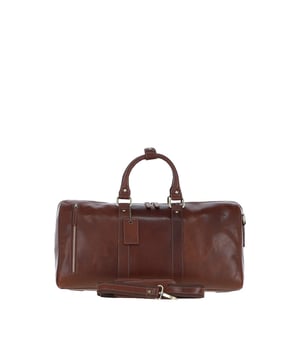 Travel in style with this sophisticated black leather weekend bag, ideal for short getaways or business trips. Crafted from premium leather, it combines functionality with timeless elegance. Measuring 52 cm in length, 26 cm in width, and 24 cm in height, this bag offers ample storage space with a large main compartment for clothes and essentials, 2 outer zip compartments for quick access, and 2 internal pockets for organized packing. It also features a detachable, adjustable shoulder strap for added comfort and versatility.