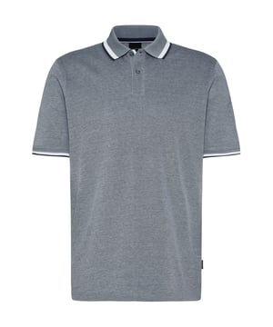 Ein Polohemd, das mit seiner leichten 2-tone-Optik jeden Mann überzeugt. Das Polohemd besteht aus 100 % pflegeleichter und hautfreundlicher Baumwolle, die ein noch angenehmeres Tragegefühl hervorruft. Attraktive Details am Kragen und an den Ärmeln verleihen dem Polohemd einen individuellen Touch.