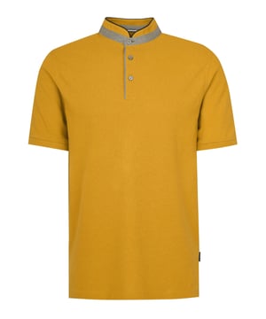 Een polo voor elke gelegenheid. De opstaande kraag geeft dit poloshirt een extra slimme touch. De zuiver katoenen piquÈ stof is huidvriendelijk en ademend. Een chambray-detail op de kraag, knoopsluiting en logoborduursel ronden het ontwerp af.