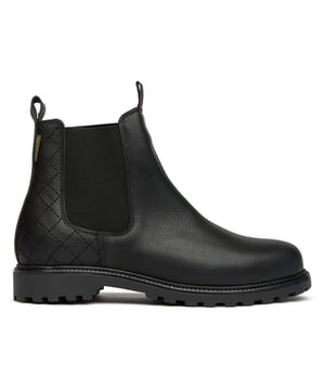 Dames zwarte Barbour Kendal laarzen, vervaardigd van leer met een rubberen zool. Kenmerken: hiellus, elastische inzetstukken, Barbour branding en geprofileerde zool.