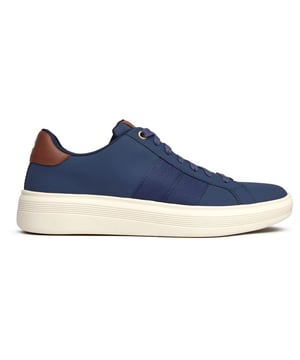 Zapatillas Cole Haan Grand Crosscourt Premier azules para hombre, fabricadas en piel y suela de goma. Incluyen: plantilla ligera y acolchada, logo de Cole Haan y suela Grand 360.