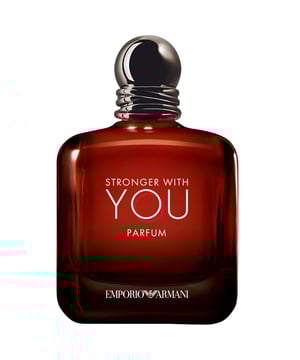 Entdecken Sie den Reiz des Armani Stronger With You Parfum Sprays, einem intensiv fesselnden Duft für Männer. Dieser luxuriöse Duft bietet eine einzigartige Mischung aus amberfarbenen und ledernen Noten, bereichert mit einem charakteristischen Kastanienakkord und warm-lederner Vanille, die eine perfekte Harmonie aus Gewürzen und Süße schafft. Genießen Sie bis zu 24 Stunden langanhaltende Wirkung und eine unvergessliche Duftspur, die ihn zur idealen Wahl für besondere Anlässe oder Date-Nights macht. Die elegant gestaltete Flasche spiegelt die Tiefe des Dufts mit ihren reichen, amberfarbenen Tönen wider und verkörpert Raffinesse und Charme.