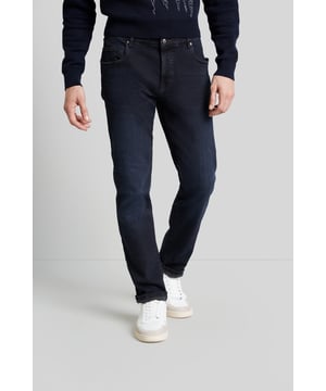 Vielleicht haben wir sie gefunden - die perfekte Jeans. Für den perfekten Look und noch mehr Authentizität steckt hier viel Liebe zum Detail drin. Für den besonders hohen Tragekomfort sorgt die elastische Flexcity-Ausstattung. Diese garantiert Dir zusätzlich jede Menge Bewegungsfreiheit und Formstabilität auf einmal.