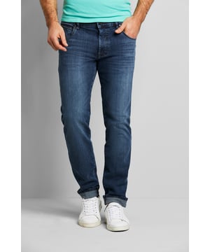 Die klassische Five-Pocket kann weit mehr als nur gut aussehen. Die Flexcity-Ausstattung mit Power Stretch sorgt für besonders hohe Bewegungsfreiheit und gleichzeitige Formstabilität.