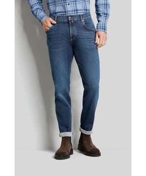 Vielleicht haben wir sie gefunden - die perfekte Jeans. Für den perfekten Look und noch mehr Authentizität steckt hier viel Liebe zum Detail drin. Für den besonders hohen Tragekomfort sorgt die elastische Flexcity-Ausstattung. Diese garantiert Dir zusätzlich jede Menge Bewegungsfreiheit und Formstabilität auf einmal.