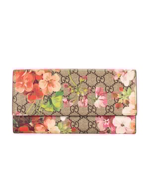 Gucci Accessoires Continental Blooms Wallet  Portemonnee in de Beige/Roze Gecoat canvas in de Zilver  hardware. Het product is in In Perfecte Staat (AA).
  20.5x10.5x2.5 cm 
  Inclusief accessoires: None
  Opmerkingen over de binnenkant: Rimpels Markeringen
  BrandCo Paris vindt zeldzame artikelen in de beste staat voor ongelooflijke prijzen. Het is de moeite waard om geduldig te zijn! Koop met vertrouwen: alle artikelen van BrandCo Paris worden zorgvuldig geselecteerd en geverifieerd door ons team van experts.

  Alle artikelen worden geleverd met een certificaat van echtheid en verpakt door BrandCo Paris.

  Classificatietabel voor de conditie van het artikel:

  N (als nieuw)
  AA (perfecte staat)
  A (uitstekende staat)
  AB (zeer goede staat)
  B (goede/redelijke staat)