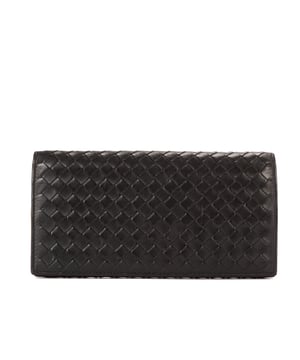 Bottega Veneta Accesorios Bifold Wallet  Billetera en Negro Piel de becerro y Bronce hardware. El producto esta en Excelentes Condiciones (A).
  19x9.5x2 cm 
  Accesorios incluidos: None
  Notas de Exterior: Arrugas de cuero
Notas de Interior: Marcas de arrugas
Notas de Hardware: Descolorido
  BrandCo Paris encuentra artículos raros y en las mejores condiciones a precios increíbles. ¡Vale la pena tener paciencia! Compra con confianza: todos los artículos de BrandCo Paris son seleccionados y autenticados cuidadosamente por nuestro equipo de expertos.
  Todos los artículos vienen con un certificado de autenticidad y un embalaje entregado por BrandCo Paris.
  Tabla de clasificación de la condición del artículo
  N (como nuevo)
  AA (perfecto estado)
  A (excelente estado)
  AB (muy buen estado)
  B (bueno/regular)