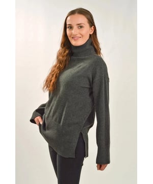 This jumper will not disappoint! With such soft acrylic knit that feels just like cashmere and is so super-soft on skin. Relaxed fit with a high roll-neck and long gentle sleeves. Finished with centre ribbed section and deep ribbed hem with side splits for extra comfort.