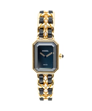 Chanel Horloges Premiere L Bekijken in de Zwart/Goud Roestvrij staal zonder nikkel in de Zwarte wijzerplaat  hardware. Het product is in In Uitstekende Staat (A).
  Maat: 0 
  Inclusief accessoires: None
  Opmerkingen over de binnenkant: Licht verkleurde wijzers
Opmerkingen over de hardware: Lichte krassen
  BrandCo Paris vindt zeldzame artikelen in de beste staat voor ongelooflijke prijzen. Het is de moeite waard om geduldig te zijn! Koop met vertrouwen: alle artikelen van BrandCo Paris worden zorgvuldig geselecteerd en geverifieerd door ons team van experts.

  Alle artikelen worden geleverd met een certificaat van echtheid en verpakt door BrandCo Paris.

  Classificatietabel voor de conditie van het artikel:

  N (als nieuw)
  AA (perfecte staat)
  A (uitstekende staat)
  AB (zeer goede staat)
  B (goede/redelijke staat)