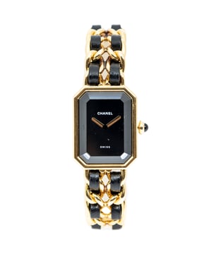 Chanel Horloges Premiere M Bekijken in de Zwart/Goud Roestvrij staal zonder nikkel in de Zwarte wijzerplaat  hardware. Het product is in In Uitstekende Staat (A).
  Maat: 0 
  Inclusief accessoires: None
  Opmerkingen over de hardware: Lichte krassen
  BrandCo Paris vindt zeldzame artikelen in de beste staat voor ongelooflijke prijzen. Het is de moeite waard om geduldig te zijn! Koop met vertrouwen: alle artikelen van BrandCo Paris worden zorgvuldig geselecteerd en geverifieerd door ons team van experts.

  Alle artikelen worden geleverd met een certificaat van echtheid en verpakt door BrandCo Paris.

  Classificatietabel voor de conditie van het artikel:

  N (als nieuw)
  AA (perfecte staat)
  A (uitstekende staat)
  AB (zeer goede staat)
  B (goede/redelijke staat)