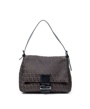 Fendi Bolsos Mama Forever  Bolso de hombro en Marrón oscuro/Negro Lienzo y Plata hardware. El producto esta en Excelentes Condiciones (A).
  Dimensiones: 28x19x11 cm 
  Accesorios incluidos: None
  Notas de Exterior: Ligeros rasguños en la hebilla frontal de cuero
Notas de la correa/asa: Rasguños leves
  BrandCo Paris encuentra artículos raros y en las mejores condiciones a precios increíbles. ¡Vale la pena tener paciencia! Compra con confianza: todos los artículos de BrandCo Paris son seleccionados y autenticados cuidadosamente por nuestro equipo de expertos.
  Todos los artículos vienen con un certificado de autenticidad y un embalaje entregado por BrandCo Paris.
  Tabla de clasificación de la condición del artículo
  N (como nuevo)
  AA (perfecto estado)
  A (excelente estado)
  AB (muy buen estado)
  B (bueno/regular)