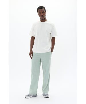 Regular fit,Regular taille,Loose leg  Wassen op 30°, niet bleken, niet in de droger drogen, Druipnat ophangen in de schaduw, koud strijken max. 110° C, Chemisch laten reinigen.  55% Linnen,45% Katoen