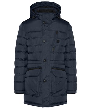Der moderne Steppparka aus Nylonware ist mit einer abnehmbaren Kapuze versehen. Seitentaschen, eine darüber liegende Reißverschlusstasche sowie eine schräge Brusttasche bieten Stauraum. Die lose Wattefüllung gibt dem Steppbild eine schöne Optik. Der Parka ist komplett gefüttert und bietet Stauraum mit einer Reißverschlusstasche und einer Netztasche. Die Jacke ist besonders leicht und pflegeleicht.