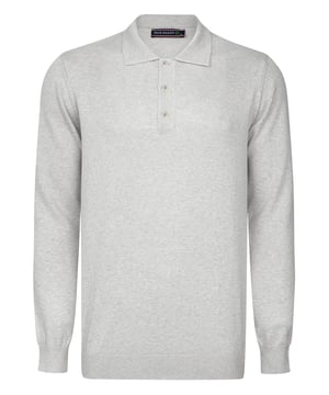 Der Felix Hardy Herren-Pullover mit Polokragen ist ein zeitloses Basic, das ein klares Design mit alltäglicher Vielseitigkeit verbindet. Mit seinem klassischen Polokragen und der schlanken Silhouette bietet er einen eleganten und dennoch entspannten Look, der sich für jede Gelegenheit eignet. Rippbündchen an Ärmeln und Saum sorgen für Struktur und Komfort, während das minimalistische Design die Kombination mit lässigen und eleganten Outfits erleichtert. Dieser Pullover ist mühelos stilvoll und ein Muss für raffinierte, unaufdringliche Outfits.