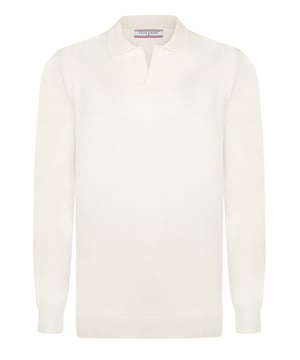 Der Felix Hardy Herren-Pullover mit Polokragen ist ein zeitloses Basic, das ein klares Design mit alltäglicher Vielseitigkeit verbindet. Mit seinem klassischen Polokragen und der schlanken Silhouette bietet er einen eleganten und dennoch entspannten Look, der sich für jede Gelegenheit eignet. Rippbündchen an Ärmeln und Saum sorgen für Struktur und Komfort, während das minimalistische Design die Kombination mit lässigen und eleganten Outfits erleichtert. Dieser Pullover ist mühelos stilvoll und ein Muss für raffinierte, unaufdringliche Outfits.