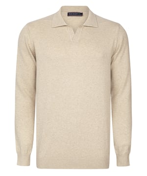 Der Felix Hardy Herren-Pullover mit Polokragen ist ein zeitloses Basic, das ein klares Design mit alltäglicher Vielseitigkeit verbindet. Mit seinem klassischen Polokragen und der schlanken Silhouette bietet er einen eleganten und dennoch entspannten Look, der sich für jede Gelegenheit eignet. Rippbündchen an Ärmeln und Saum sorgen für Struktur und Komfort, während das minimalistische Design die Kombination mit lässigen und eleganten Outfits erleichtert. Dieser Pullover ist mühelos stilvoll und ein Muss für raffinierte, unaufdringliche Outfits.