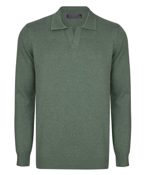 Der Felix Hardy Herren-Pullover mit Polokragen ist ein zeitloses Basic, das ein klares Design mit alltäglicher Vielseitigkeit verbindet. Mit seinem klassischen Polokragen und der schlanken Silhouette bietet er einen eleganten und dennoch entspannten Look, der sich für jede Gelegenheit eignet. Rippbündchen an Ärmeln und Saum sorgen für Struktur und Komfort, während das minimalistische Design die Kombination mit lässigen und eleganten Outfits erleichtert. Dieser Pullover ist mühelos stilvoll und ein Muss für raffinierte, unaufdringliche Outfits.