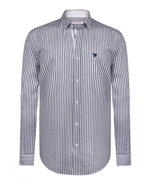 Das Felix Hardy Herren-Langarmhemd mit Streifen ist ein raffiniertes Must-have für jede Garderobe und kombiniert klassischen Stil mit moderner Schnittführung. Dieses Hemd aus hochwertigem, atmungsaktivem Stoff bietet ein angenehmes und weiches Tragegefühl und eignet sich daher ideal für den ganzen Tag. Das zeitlose Streifenmuster verleiht ihm einen Hauch von Eleganz und macht ihn perfekt für sowohl legere als auch formelle Anlässe. Mit seiner Knopfleiste vorne und dem knackigen Kragen behält das Hemd einen scharfen und strukturierten Look, während die langen Ärmel mit verstellbaren Manschetten für Vielseitigkeit sorgen. Ob zu einer Hose für formelle Anlässe oder zu Jeans für ein entspanntes und dennoch elegantes Outfit – dieses gestreifte Hemd ist ein vielseitiges Teil für jede Garderobe.