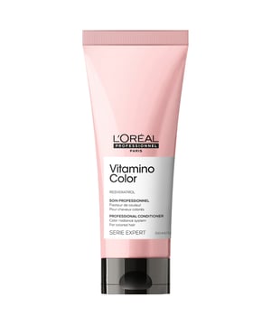 Beleben Sie Ihre farbbehandelten Haare mit dem L'Oréal Professionnel SERIE EXPERT Vitamino Color Conditioner. Diese professionelle Formel nährt und schützt Ihr Haar und sorgt für eine lebendige Farbe, die bis zu 8 Wochen hält. Erleben Sie bis zu 6-mal mehr Glanz, während sich Ihr Haar leichter, weicher und besser kämmbar anfühlt. Angereichert mit Resveratrol, einem kraftvollen Antioxidans, verstärkt dieser Conditioner die Strahlkraft Ihres Haares. Für die besten Ergebnisse nach dem Vitamino Color Shampoo anwenden, gleichmäßig auf handtuchtrockenem Haar verteilen und gründlich ausspülen. Perfekt für Frauen, die ihre wunderschöne Farbe erhalten möchten.