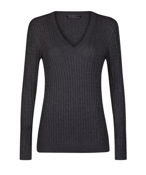 Der Felix Hardy Women's V-Neck Cable Knit Pullover verbindet klassische Textur mit femininer Eleganz. Mit zeitlosem Zopfmuster und schmeichelhaftem V-Ausschnitt bietet dieser Pullover einen weichen, strukturierten Look, der sich perfekt zum Überziehen oder als Einzelstück tragen lässt. Rippbündchen an Ärmeln und Saum sorgen für einen definierten Look, während die taillierte Silhouette für eine bequeme und dennoch elegante Passform sorgt. Er eignet sich sowohl für legere Tage als auch für elegante Momente und ist ein vielseitiges Essential, das jede Garderobe mit raffiniertem Charme bereichert.