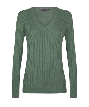 Der Felix Hardy Women's V-Neck Cable Knit Pullover verbindet klassische Textur mit femininer Eleganz. Mit zeitlosem Zopfmuster und schmeichelhaftem V-Ausschnitt bietet dieser Pullover einen weichen, strukturierten Look, der sich perfekt zum Überziehen oder als Einzelstück tragen lässt. Rippbündchen an Ärmeln und Saum sorgen für einen definierten Look, während die taillierte Silhouette für eine bequeme und dennoch elegante Passform sorgt. Er eignet sich sowohl für legere Tage als auch für elegante Momente und ist ein vielseitiges Essential, das jede Garderobe mit raffiniertem Charme bereichert.