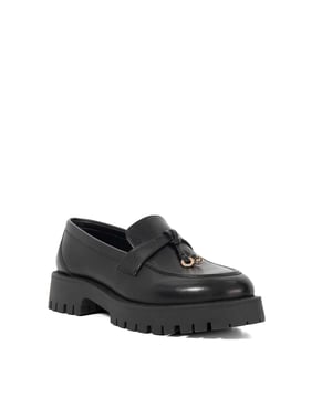 Introducing this season's must-have loafers for women. Made from premium leather and designed with a chunky sole, these retro-inspired sneakers are the perfect blend of trend-led design and comfort.