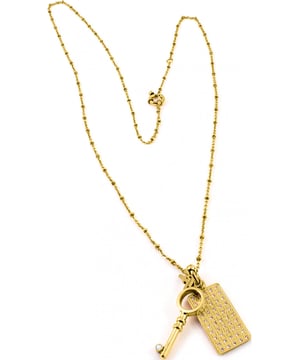 If you already own a Folli Follie watch or not this range of Folli Follie necklace is a great way to accessorise your look. Using high quality materials and sublime craftsmanship you can be rest assured this Ladies Necklace 3N1T066RC will last longer than most of your outfits.