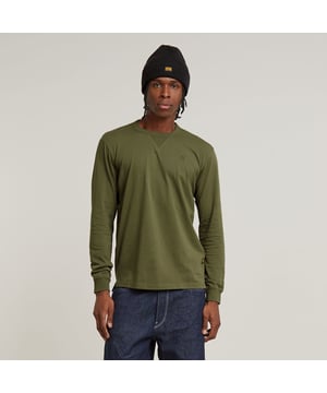 Ribbed neckline and inset. Ribbed cuffs. Side slits. G-Star RAW embroidery at the chest. Woven G-Star Originals label at the lower side seam. No closure. Long sleeved T-shirt Nifous features a straight fit with side slits. The ribbed inset at the front neck adds detail. 100% Organic cotton. Built-in stretch