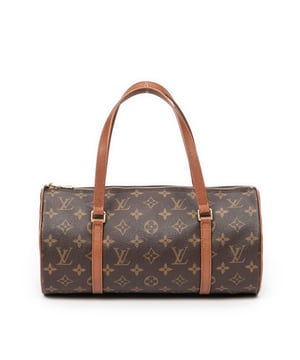Louis Vuitton Taschen Papillon 3 Handtasche und Braun Beschichtete Leinwand und Goldenes Messing hardware. Das Produkt ist auf in sehr gutem Zustand (AB).
  Abmessungen: 30x15x15 cm 
  Zubehör inklusive: None
  Äußere Hinweise: Leicht abgewetzte Paspeln
Hardware-Hinweise: Leicht verfärbter Reißverschluss
Hinweise zu Riemen/Griff: Leichte Schrammen
  BrandCo Paris hat seltene Artikel und die besten Konditionen zu unglaublichen Preisen vorgestellt. Geduld lohnt sich! Kaufen Sie mit Vertrauen: Alle Artikel von BrandCo Paris sind von unserem Expertenteam ausgewählt und authentisch.
  Alle Artikel enthalten ein Echtheitszertifikat und wurden von BrandCo Paris übernommen.
  Tabelle zur Klassifizierung des Artikelzustands
  N (wie neu)
  AA (perfekter Zustand)
  A (ausgezeichneter Zustand)
  AB (sehr guter Zustand)
  B (gut/mittelmäßig)