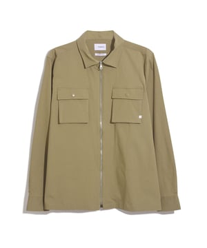 Classic collar.Long sleeves.Full zip fastening.Chest pocket with Farah tab.Button cuffs.Regular fit.