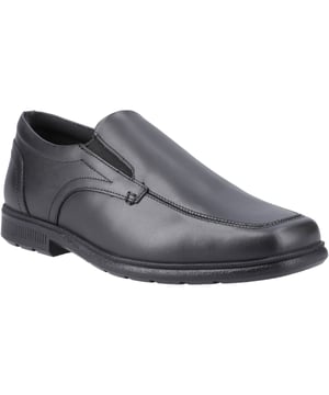 Dieser Slip-On-Schulschuh ist aus hochwertigem schwarzem Leder gefertigt und verfügt über eine längliche, quadratische Zehenform mit Stichdetails, die einen zeitgemäßen Look bieten. Eine dezente Polsterung im Kragen sorgt für angenehmen Tragekomfort.