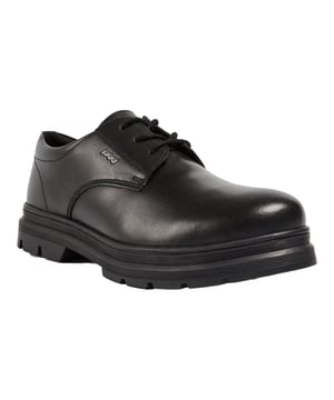 IRENE heeft een klassieke vetersluiting gecombineerd met een opvallende geprofileerde rubberen zool, voor een nette-casual schoen die helemaal modern is. Terug naar studeren, uitstapjes naar kantoor, maak kennis met je nieuwe favoriet. De IRENE is afgewerkt met een gewatteerde kraag voor comfort.