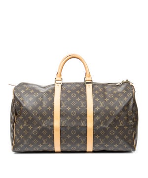 Louis Vuitton Bolsos Keepall 50 Bolsa de viaje en Marrón Lona recubierta y Latón dorado hardware. El producto esta en Muy Buenas Condiciones (AB).
  Dimensiones: 50x26x22 cm 
  Accesorios incluidos: None
  Notas de Exterior: Ligeras marcas de suciedad en vachetta
Notas de la correa/asa: Ligeras marcas de suciedad
  BrandCo Paris encuentra artículos raros y en las mejores condiciones a precios increíbles. ¡Vale la pena tener paciencia! Compra con confianza: todos los artículos de BrandCo Paris son seleccionados y autenticados cuidadosamente por nuestro equipo de expertos.
  Todos los artículos vienen con un certificado de autenticidad y un embalaje entregado por BrandCo Paris.
  Tabla de clasificación de la condición del artículo
  N (como nuevo)
  AA (perfecto estado)
  A (excelente estado)
  AB (muy buen estado)
  B (bueno/regular)
