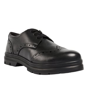 FIONA hat eine klassische Schnürung, kombiniert mit einer markanten profilierten Gummisohle und Brogue-Details. Ob zurück zum Lernen oder auf dem Weg ins Büro, diese vielseitige, leger-elegante Silhouette wird Ihr neuer Favorit. Abgerundet mit einem gepolsterten Kragen für zusätzlichen Komfort.