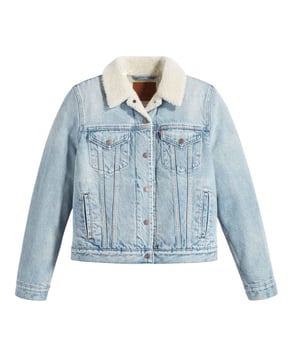 100% Katoen. Voering: Sherpa. Ontwerp: Eenvoudig. Manchet: Geknoopt. Mouwtype: Met lange mouwen. Sherpa rand binnenkraag, taillebandjes. Halsuitsnijding: Omgeslagen kraag. Pasvorm: Relaxed model. Zakken: 2 borstzakken, klepsluiting, met knopen. Sluiting: Knoopsluiting. 6 VK: 33 in. 8 VK: 35 in. 10 VK: 37 in. 14 VK: 40 in. 16 VK: 43 in.