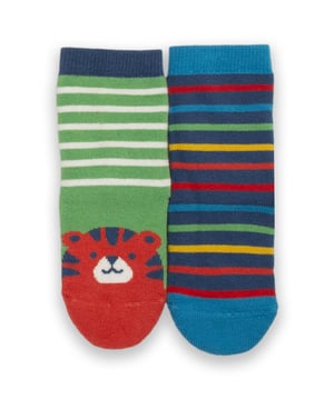 90% organic cotton 8% polyamide 2% elastane | Tiger face and stripe designs | Terry knit with grippy spots on soles | Two pack | Made in Turkey | Machine washable at 40 degrees, or at 30 degrees to be kinder to the planet