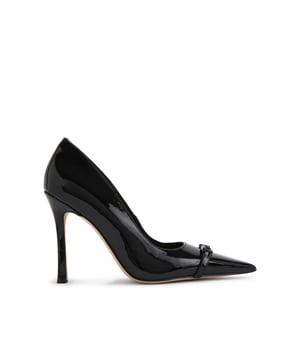 This Kurt Geiger Kingsley Court heel arrives in a black patent style with pointed toe and high stiletto heel. Heel height: 10.5cm.