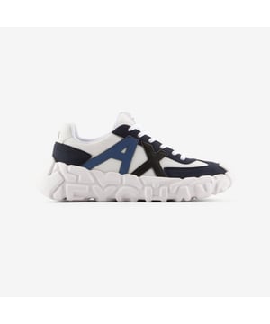 Mens Trainers in white navy.