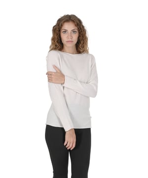 Hergestellt in Italien.
  100% Kaschmir.
  U-Boot-Hals-Design.
  Erhaltlich in Cremefarbe.
  Exklusiv fur Frauen massgeschneidert.